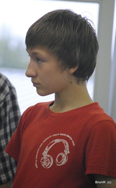 Dieser junge Mann macht sich seine eigenen Gedanken...