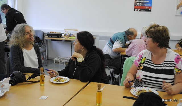 Alle irgendwie beschäftigt...