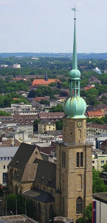 0,3 Prozent der jährlichen Einnahmen der Evangelischen Kirche Deutschlands würden ausreichen, um den Kirchentag ohne Subventionen der verschuldeten Stadt Dortmund auszurichten. Auf dem Foto ist die Reinoldikirche in Dortmund zu sehen.