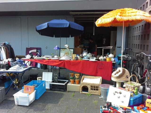 Trödeln aus der Garage heraus