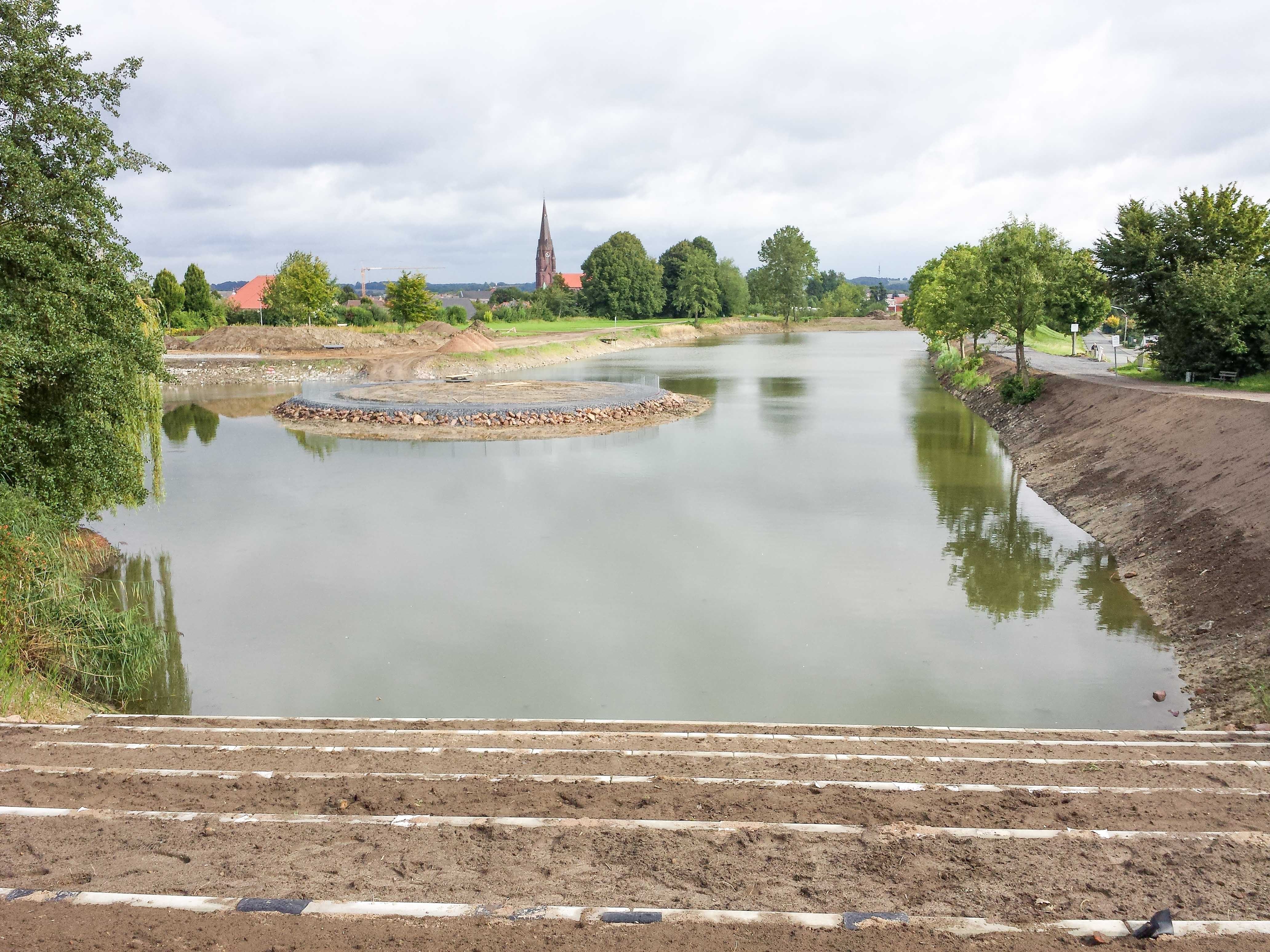 Die Bauarbeiten für die Umgestaltung der „Alten Fahrt“ gehen zügig voran. Foto: Werner Zempelin