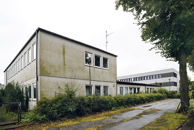 Das ehemalige BuH-Verwaltungsgebäude an der Talstraße in Schultendorf, unser Foto zeigt den Blick von der Tauschlagstraße, könnte schon bald eine Flüchtlingsunterkunft werden. Entsprechende Überlegungen bestätigt die Stadt Gladbeck.