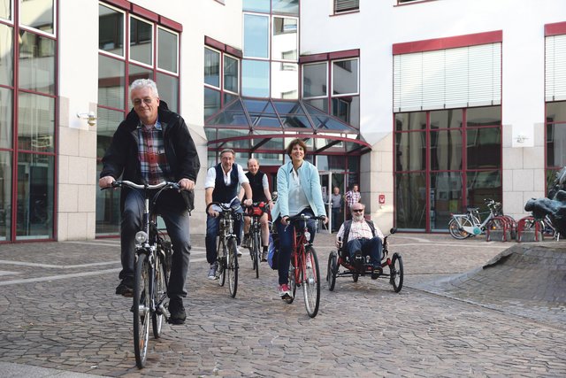 Zur mobilen Sprechstunde laden Bürgermeisterin Birgit Alkenings und ihr Team ein. | Foto: Stadt Hilden