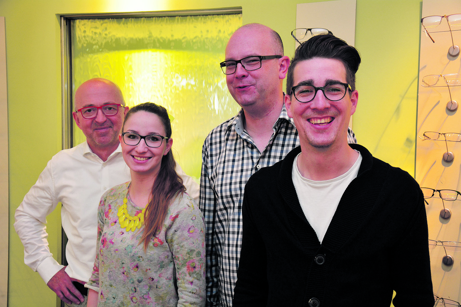 Optikermeister Peter Tewes (v. l.) sowie Katrin Stehr, Jan te Hofstee und Maik Trost finden für jeden und jede die passende Brille.