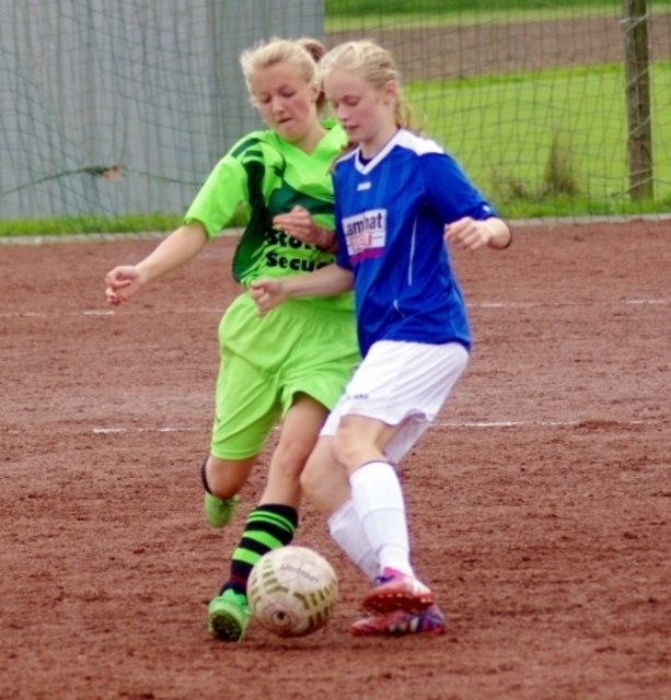 Lucie unterbindet den Angriff der Gegnerin