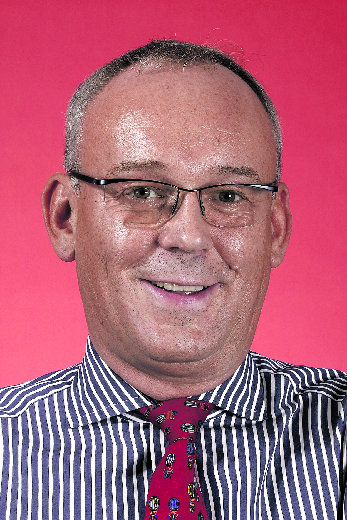 Dr. Peter Lüsebrink ist Chefarzt der Medizinischen Klinik am Mops.