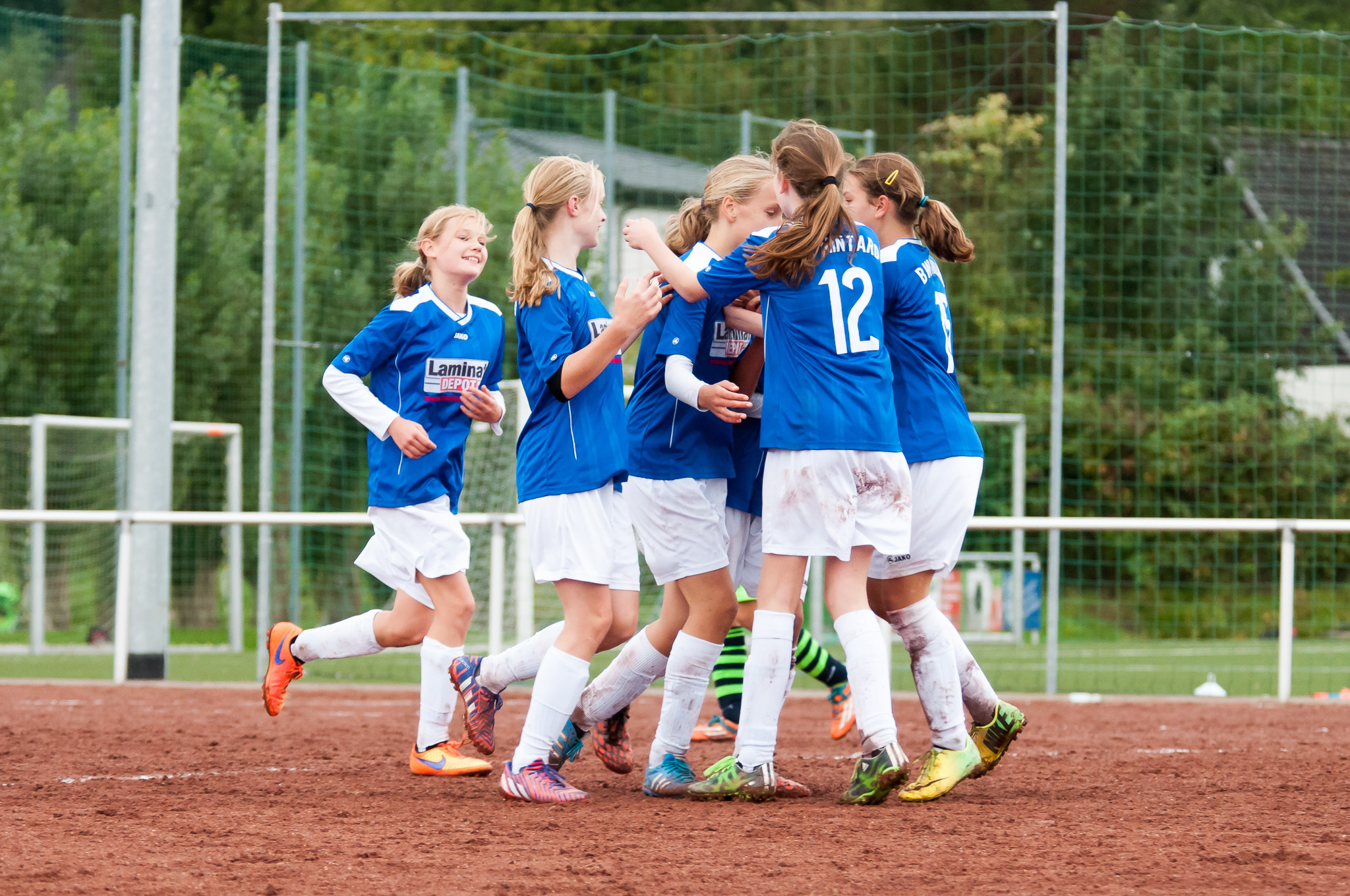 Torjubel der U-15 nach dem 1:0 gegen FC Kray
