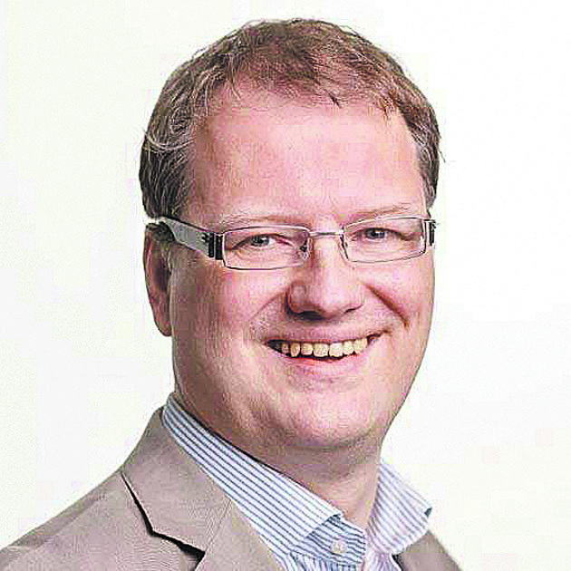 Sieg im ersten Wahlgang: Olaf Schade tritt die Nachfolge von Dr. Arnim Brux (beide SPD) an der Spitze der Kreisverwaltung an.