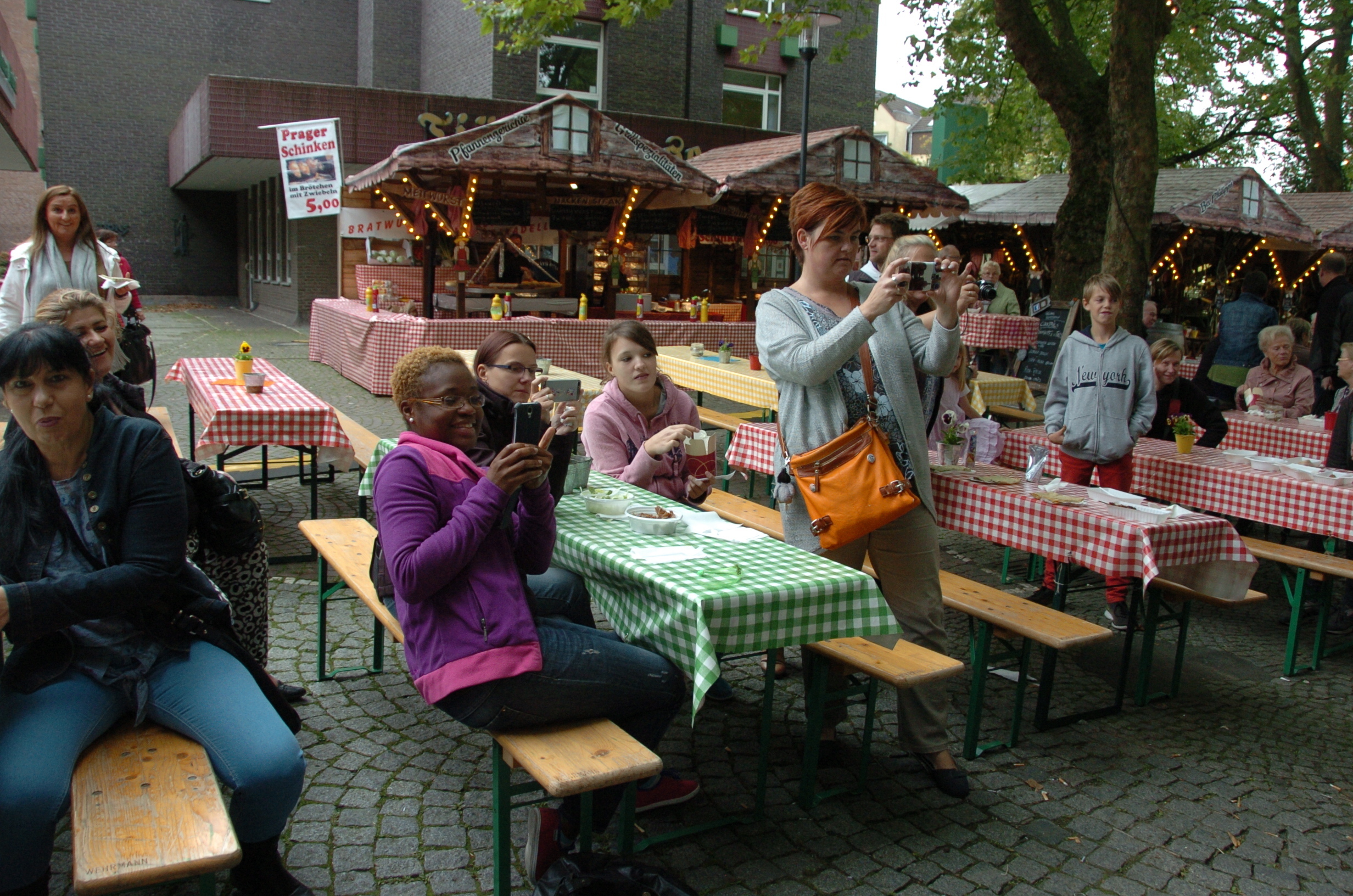 Kann man bald das Bild von Festen in der City (hier beim Weinmarkt) direkt per kostenlosem WLAN verschicken?