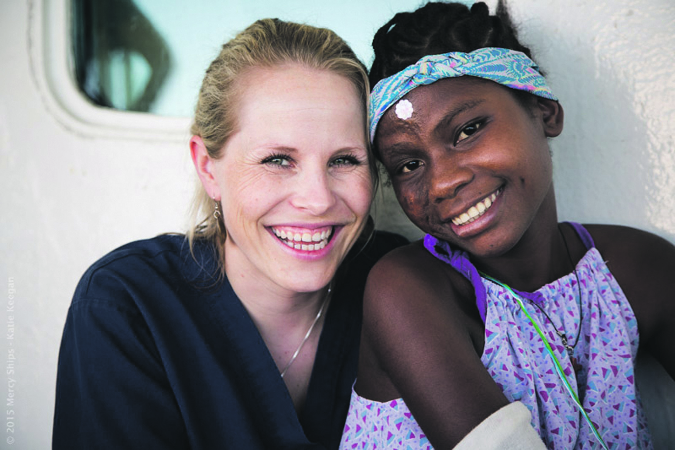 Nina Denz ist eigentlich Krankenschwester im Bergmannsheil, bis sie ihre Koffer packte und nach Madagaskar reiste, um ehrenamtlich kranke und verletzte Menschen auf der M/S Africa Mercy zu pflegen und zu betreuen.