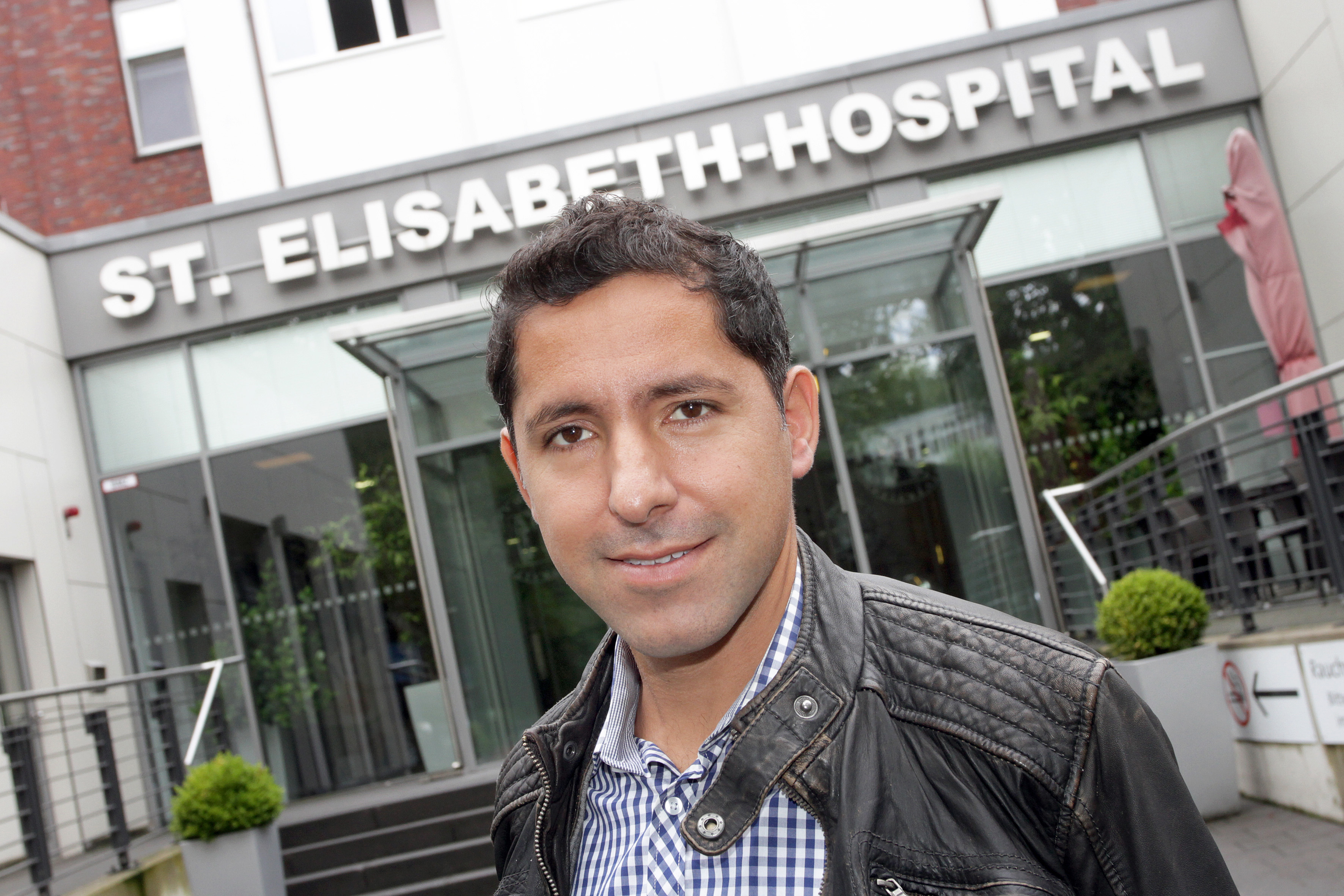 Heute ist Sharif Atta Facharzt der Anästhesie. Dem Stadtspiegel schildert er seine Flüchtlingserlebnisse und seinen Weg bis nach Deutschland.