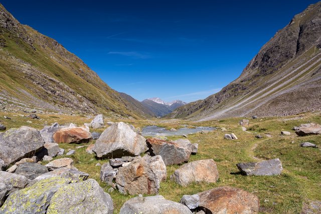 Der typische und natürliche trogförmige Querschnitt des Oberbergtales