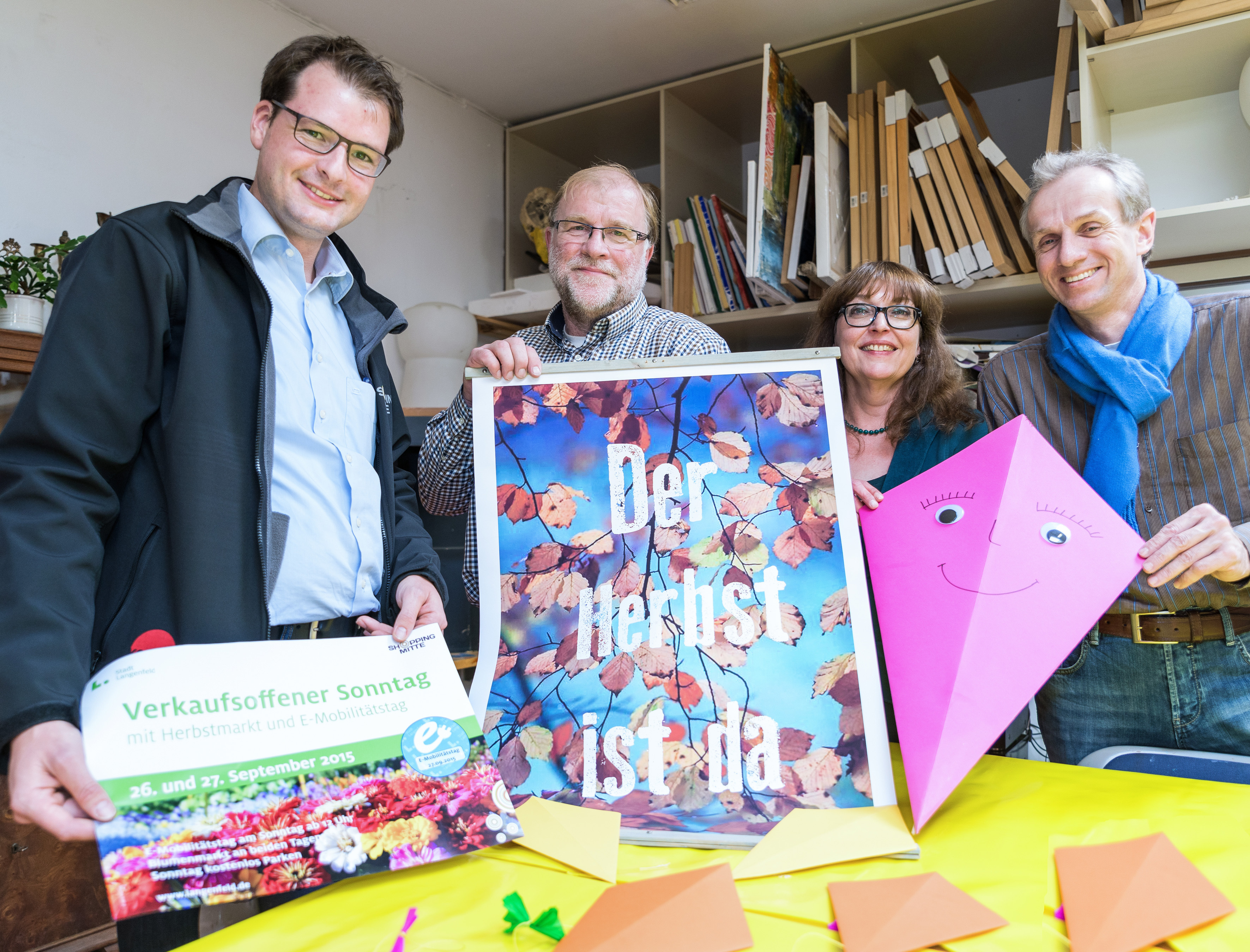 Mit einfachen Mitteln einen eigenen Drachen basteln. Am kommenden Verkaufsoffenen Sonntag ist dies für den Nachwuchs im Kreativhaus Pollok, Hauptstraße 78, möglich. Die Aktion findet von 14 bis 18 Uhr statt.