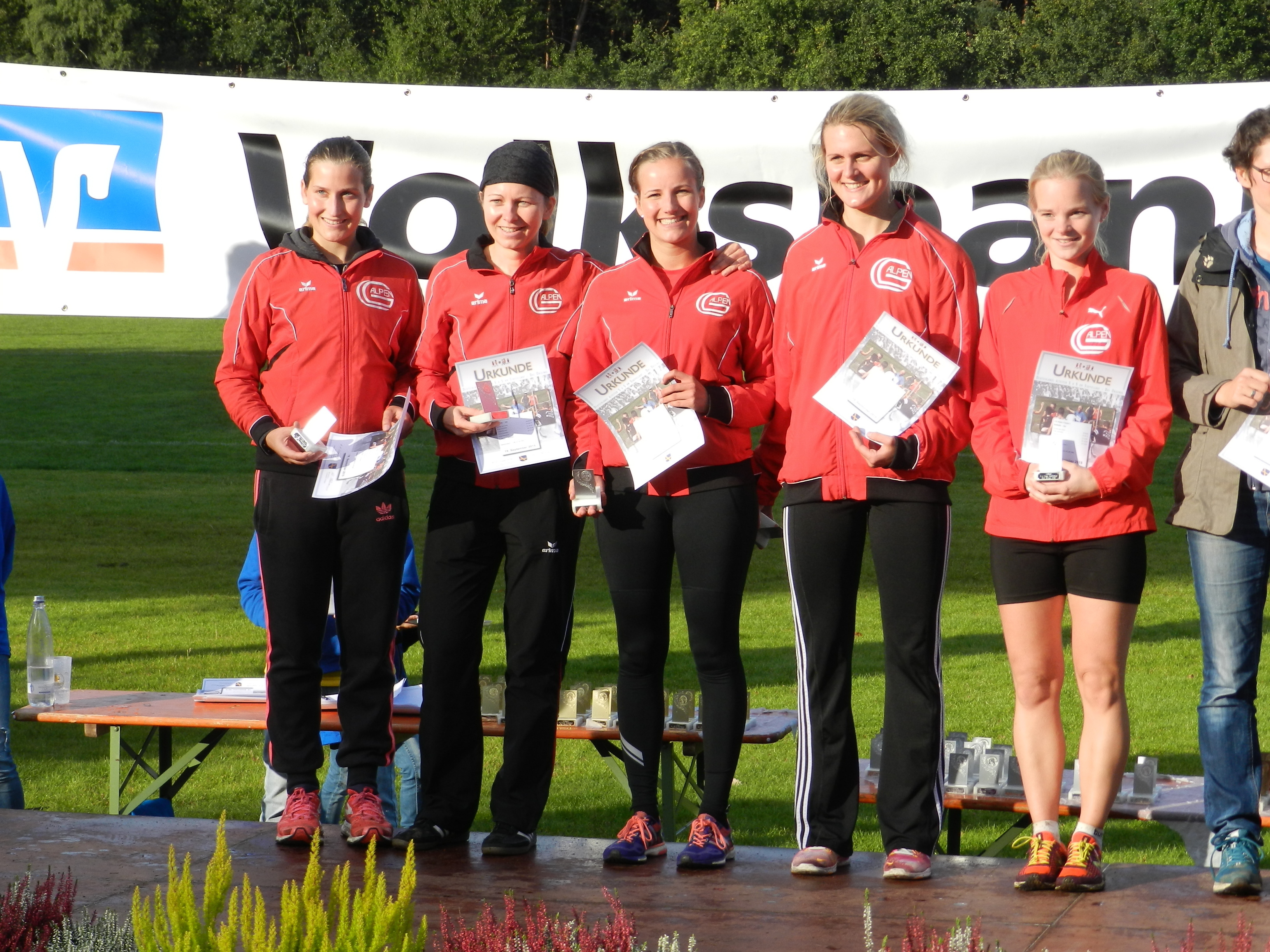 Ronja Machwitz, Antje Schröder, Ailina Quinders, Friederike Fell und Annika van Hüüt