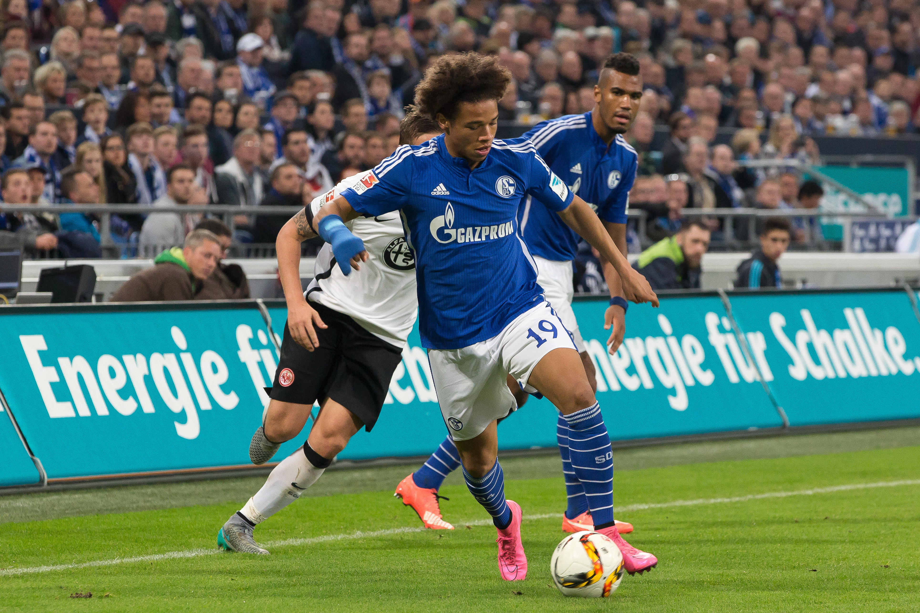 Leroy Sané vergoldete in der Nachspielzeit gegen Frankfurt einen irren Solo-Laufe mit dem Tor zum 2:0.