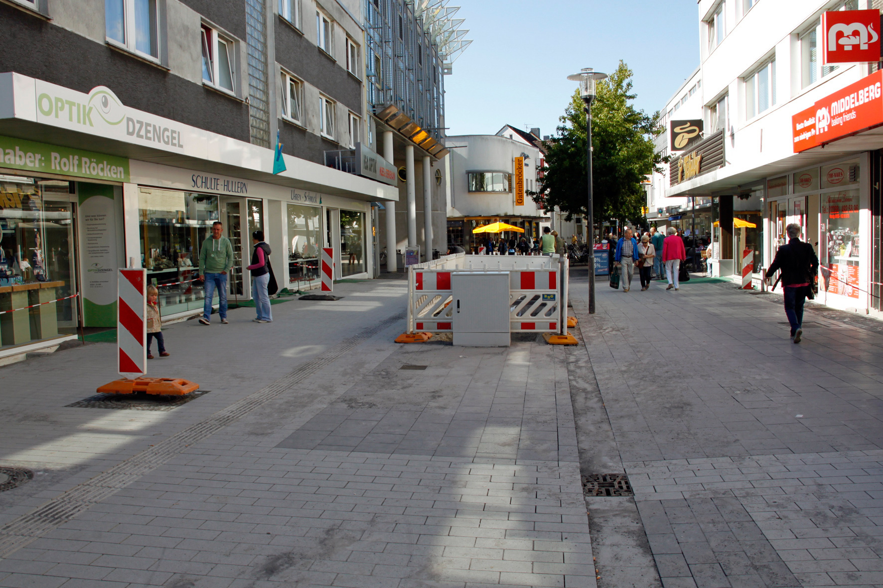 Blick auf die Hermannstraße. Im Oktober sollen die neuen Bäume gepflanzt werden.
