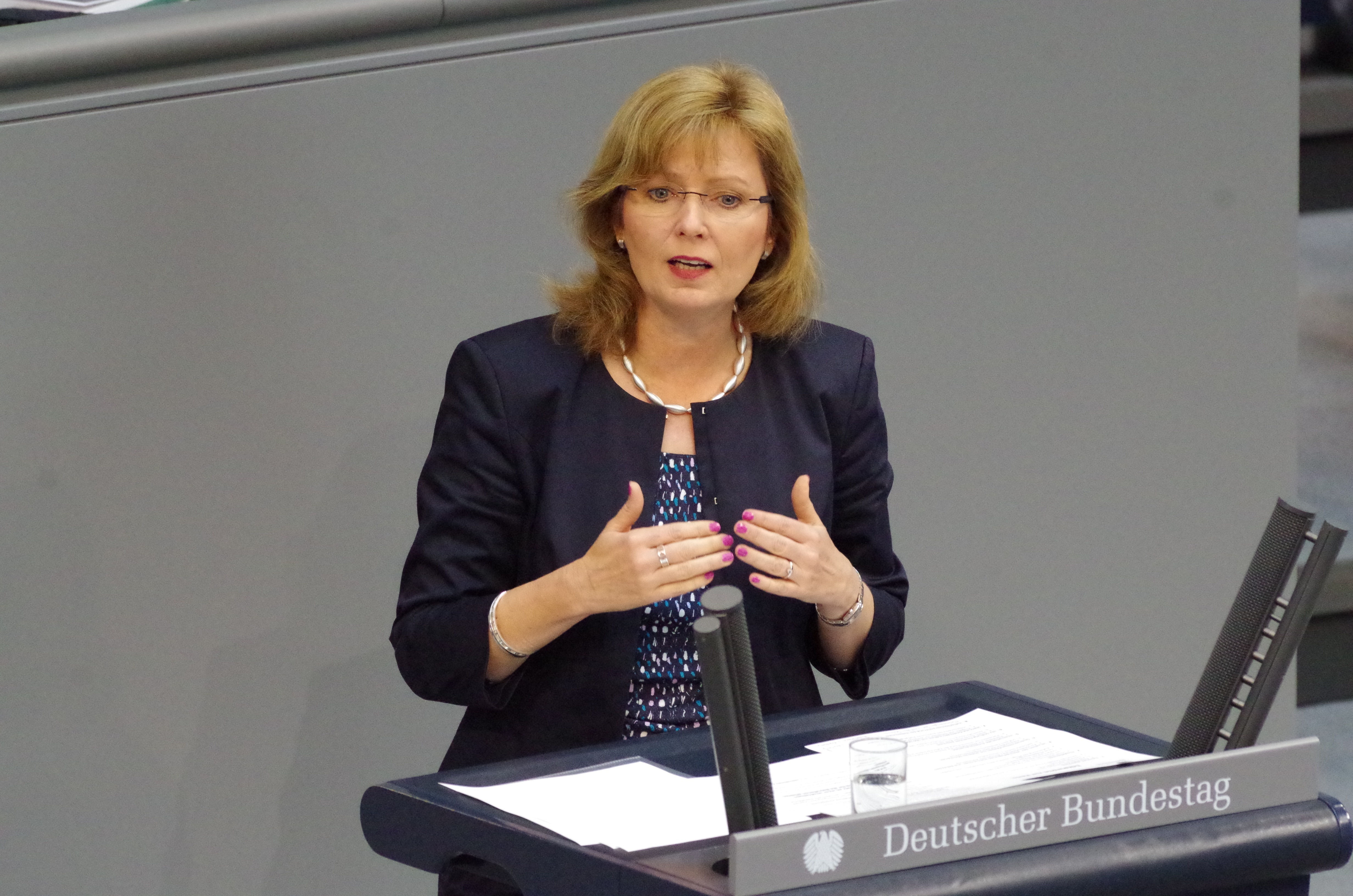 Bundestagsabgeordnete Petra Hinz(SPD) stritt im Bundestag für eine bessere Finanzaussattung der Städte und Gemeinden