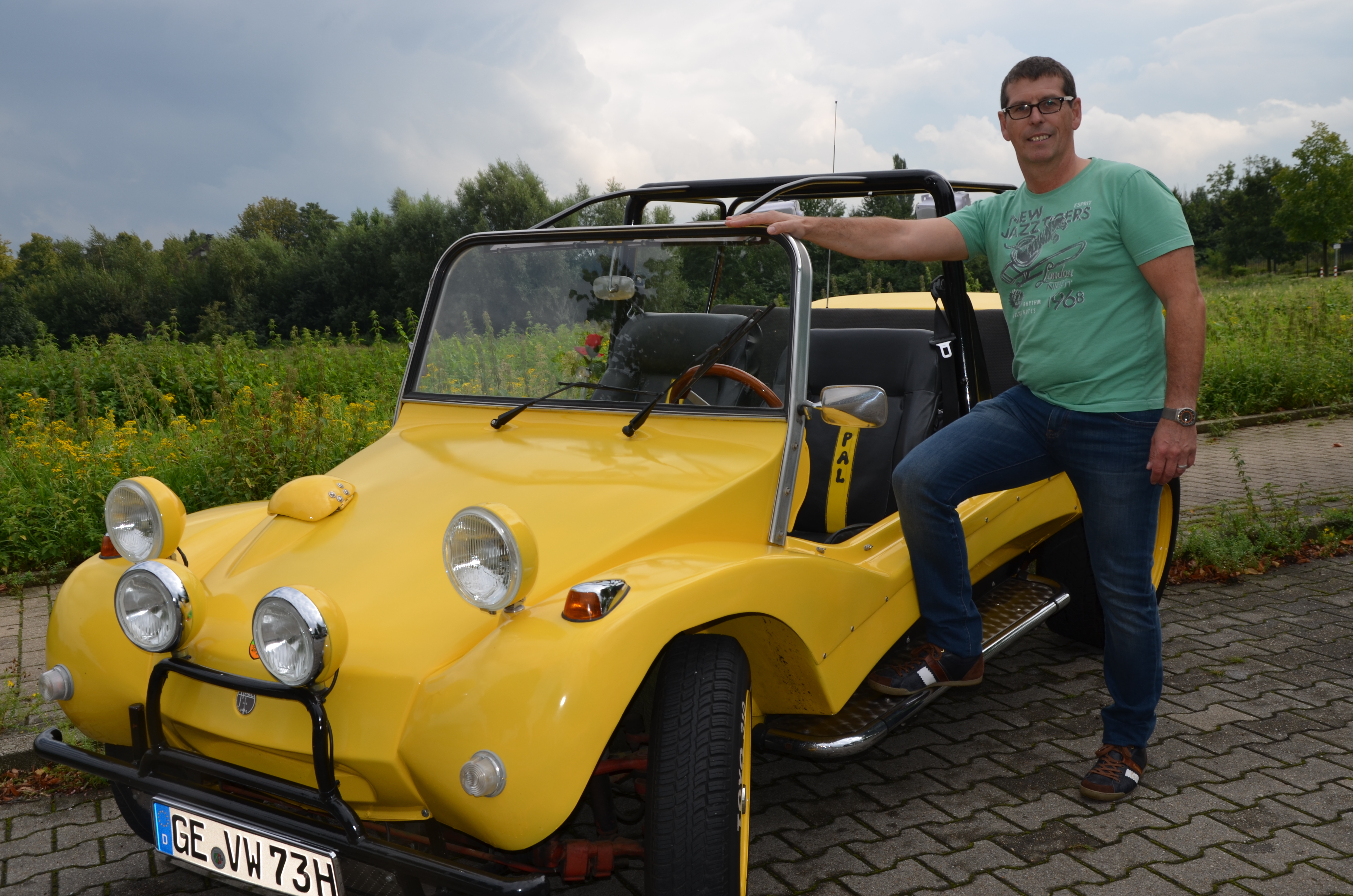 Der stolze Bueraner Frank Pohlenz und seine neueste Errungenschaft.