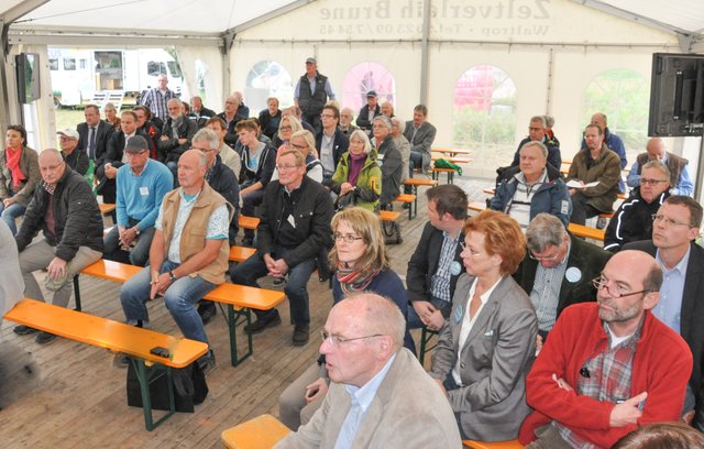Reichlich Fachpublikum - zu wenig „normale“ Besucher. Foto: Werner Zempelin
