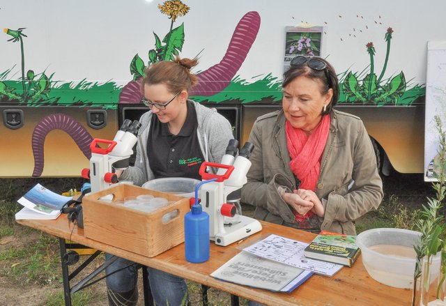 Das mobile Forschungslabor „Lumbricus“ in "Betrieb". Foto: Werner Zempelin