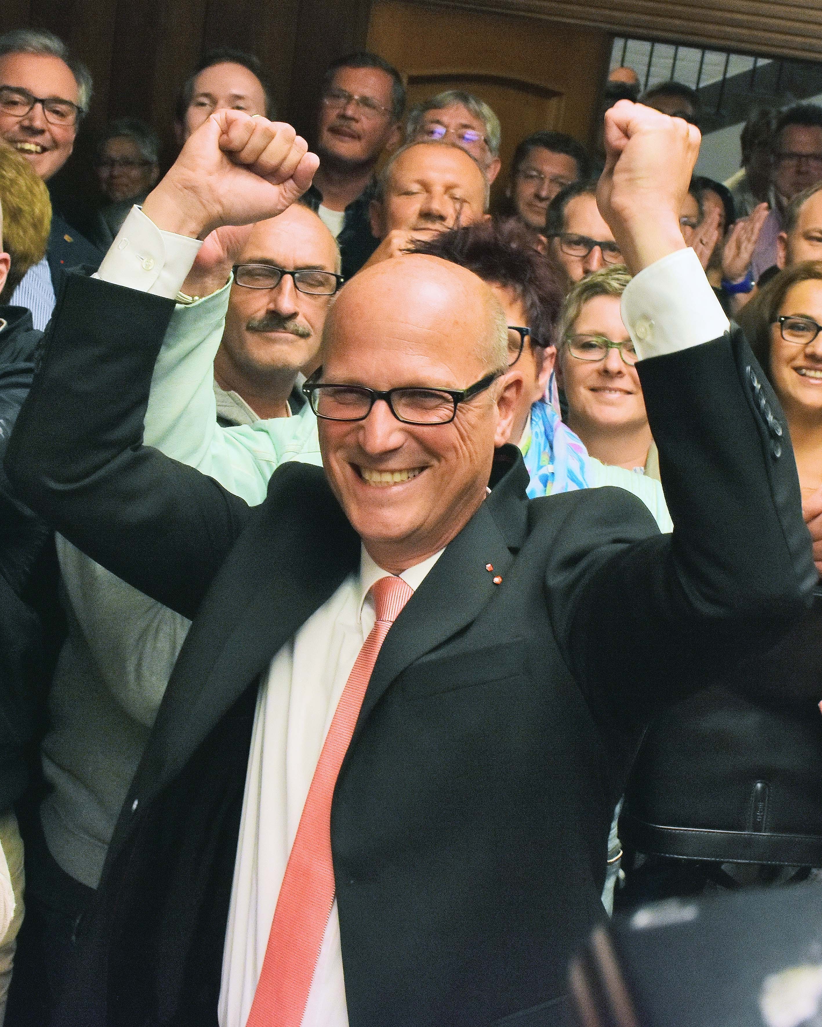 Peter Hinze von der SPD ist der Wahlsieger bei der Bürgermeister-Stichwahl in Emmerich. Foto: Ralf Beyer