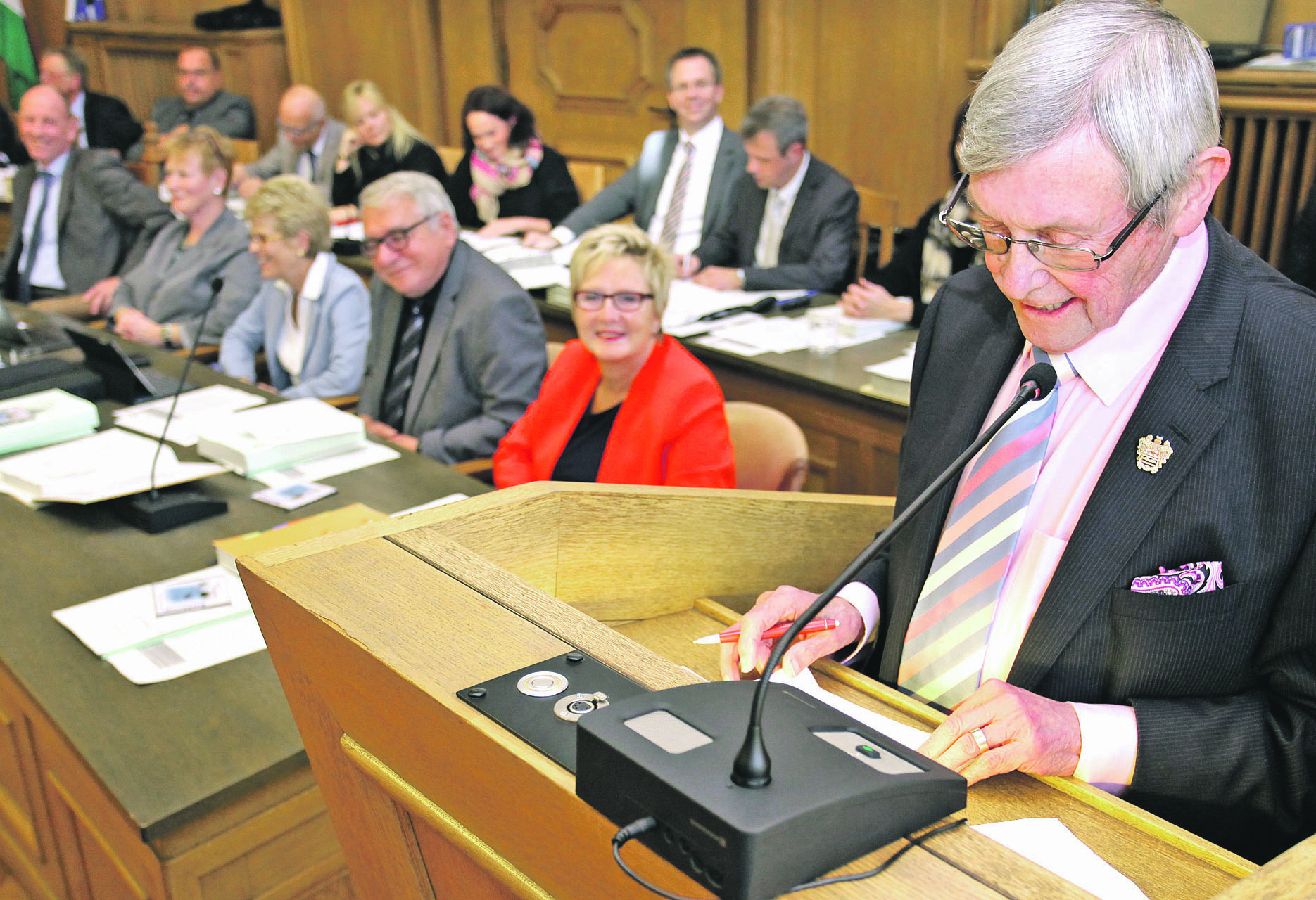Mayor Callow hatte ausnahmsweise auch Rederecht in der Ratssitzung und würdigte wie Oberbürgermeister Bernd Tischler die Entstehung und Entwicklung der Städtepartnerschaft zwischen Bottrop und Blackpool.