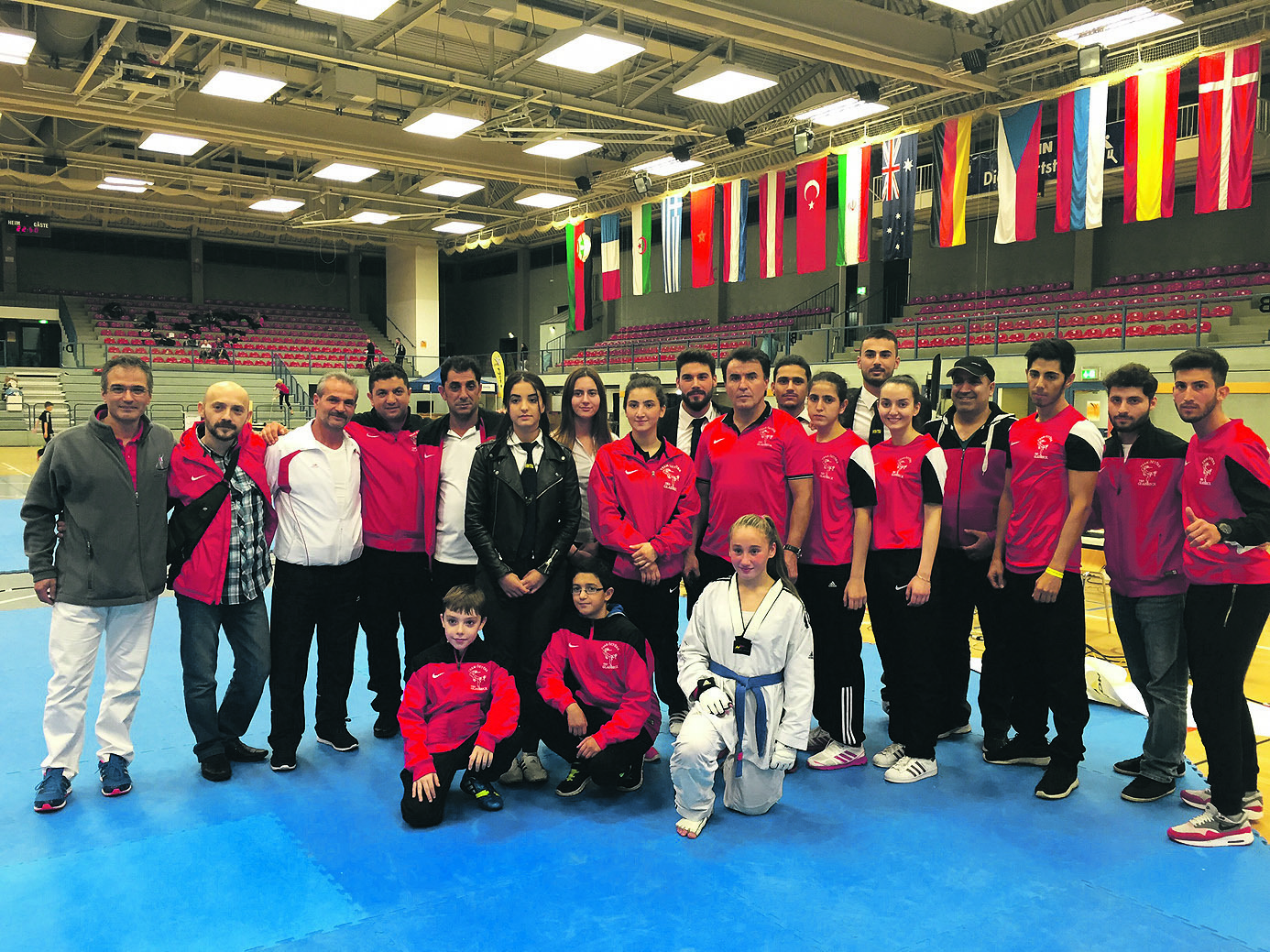 Viermal Gold, zweimal Silber, viermal Bronze - Der Taekwondo-Nachwuchs des TKD Gladbeck zeigte bei den „Internationalen Nordrhein-Westfälischen Masters 2015“, was für Potential in ihm schlummert.