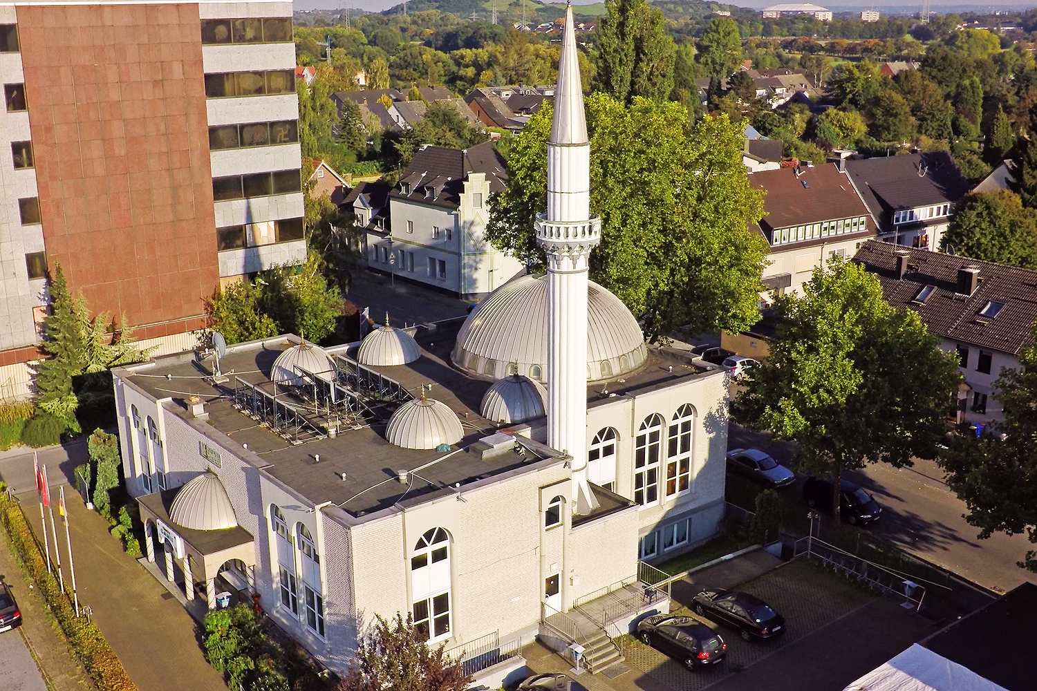 Zum Tag der offenen Tür lud der Türkisch-Islamische Kultur Verein der Gladbeck Türkiye Camii DITIB Moschee an der Wielandstr.17 ein und führte die Besucher durch das Gebäude. Foto: Kariger