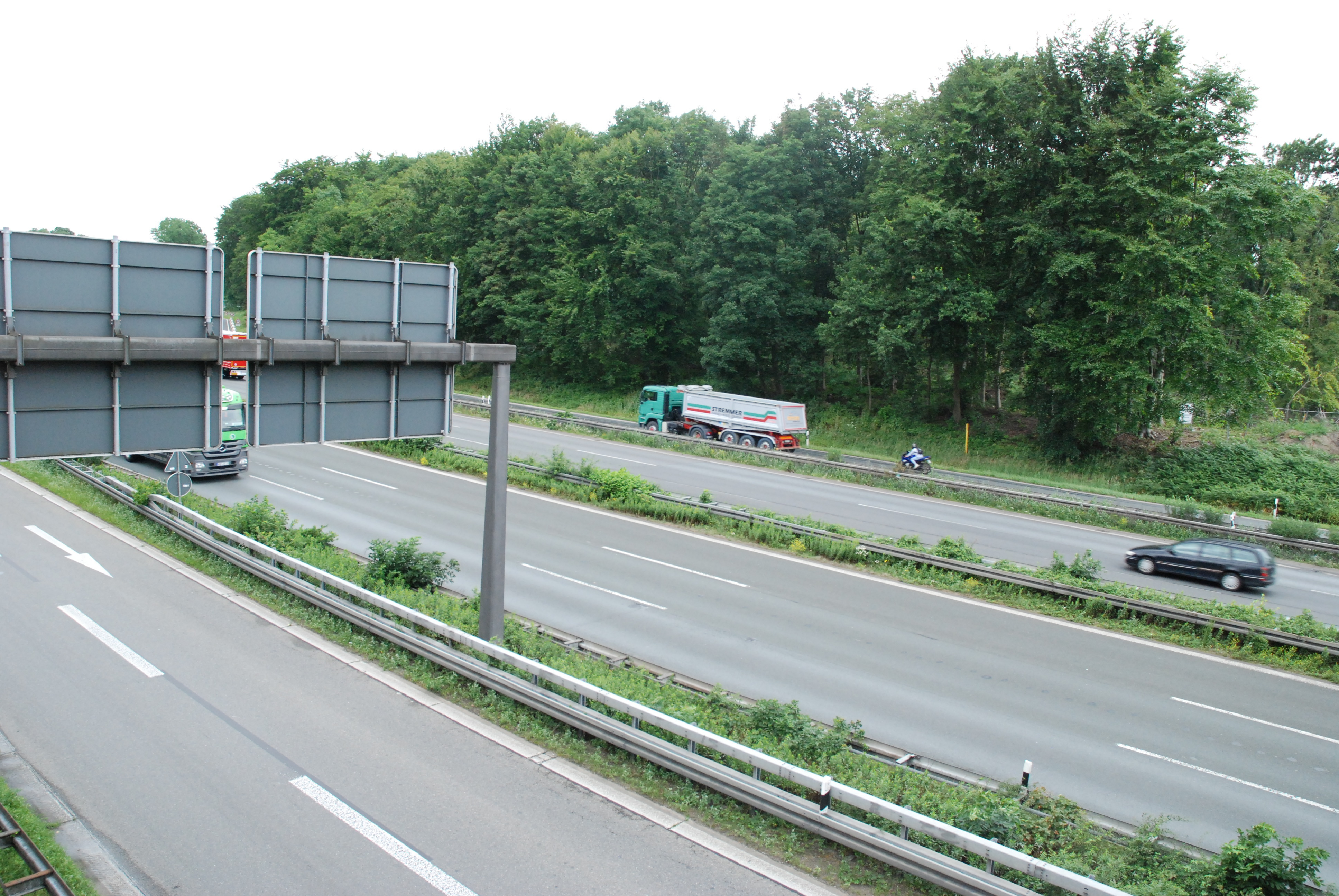 Die A2 wird für die Dauer der Abrissarbeiten voll gesperrt.
