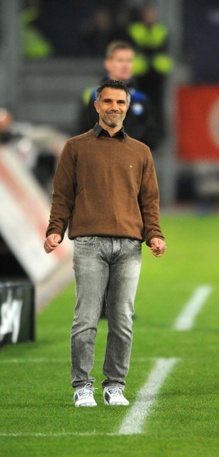 Endlich, endlich hat es geklappt! Nach dem Erfolg gegen Paderborn dürften sich die Diskussionen um Trainer Lettieri fürs erste erledigt haben.