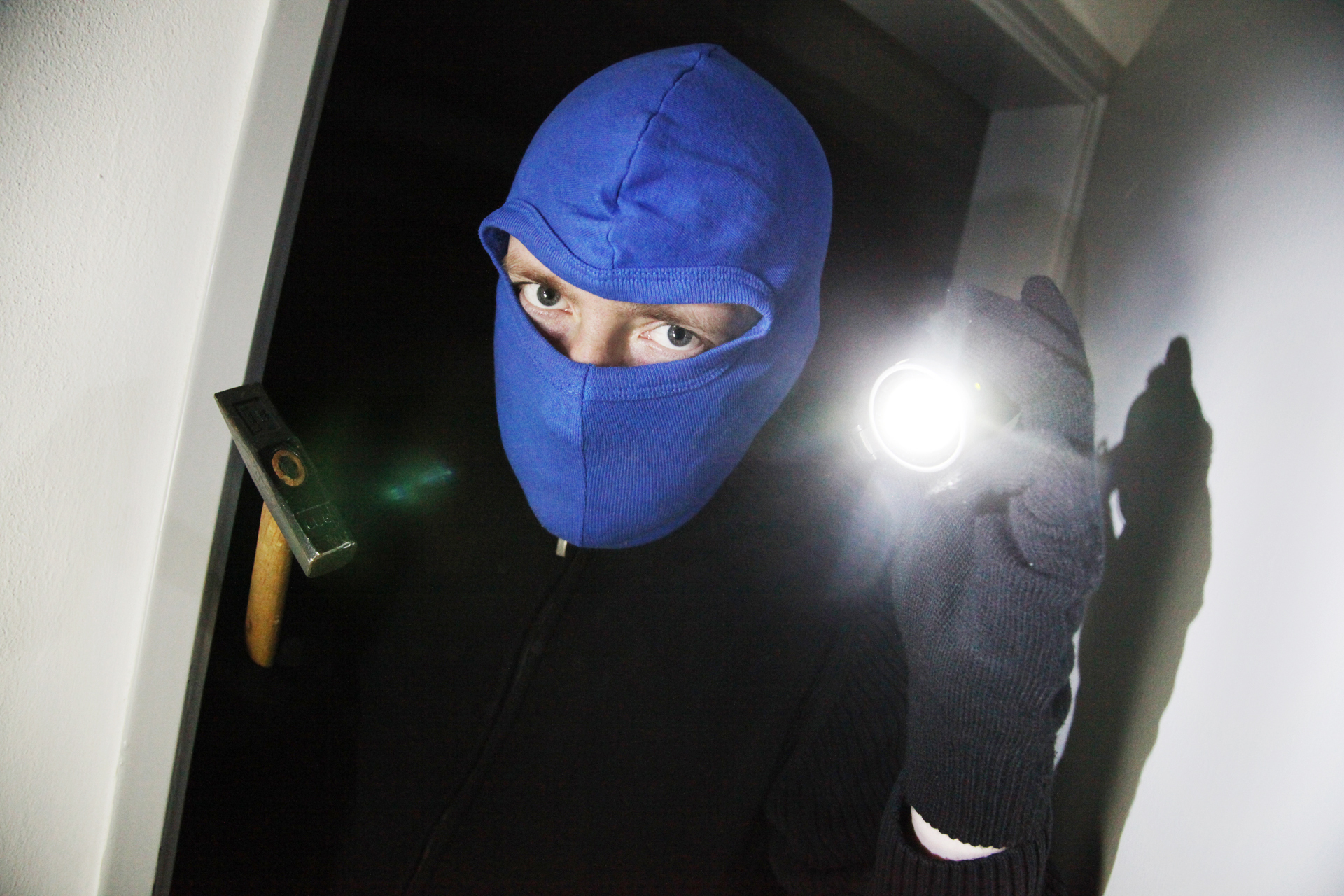 Nachbarn sind ein guter Schutz vor Einbrechern, sagt die Polizei.