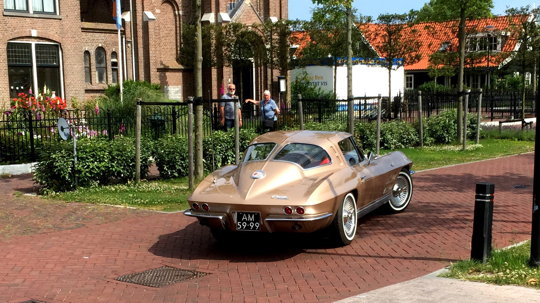 Corvette C2 'Sting Ray', mit geteilter Heckscheibe ist nur 1 Jahr gebaut worden