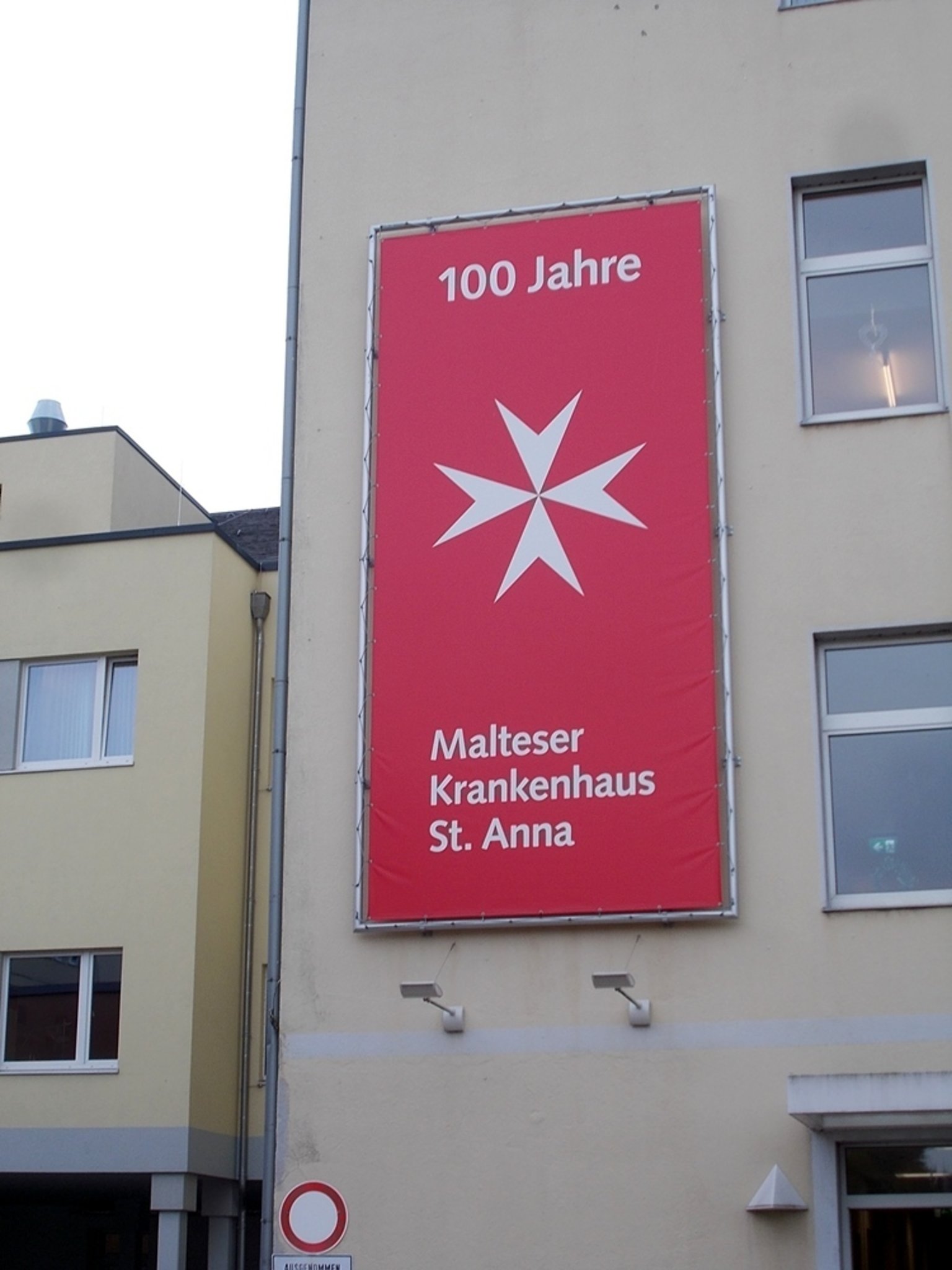 Uberwaltigende Spendenflut Erreichte Das Malteser Krankenhaus St Anna In Huckingen Duisburg