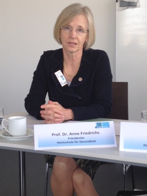 Professor Anne Friedrich, Präsidentin der hsg, will die Akademisierung der Gesundheitsberufe voranbringen