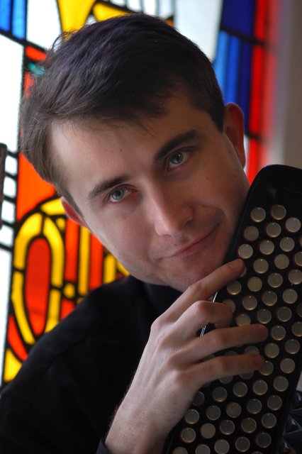 Der Akkordeonist Roman Yusipey spielt am 8.11. zusammen mit anderen Künstlern im Friedrich-Graeber-Gemeindehaus in Essen-Überruhr. Foto: Yusipey