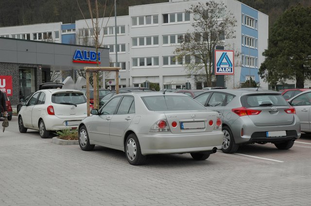 Die Parkplätze waren restlos belegt.