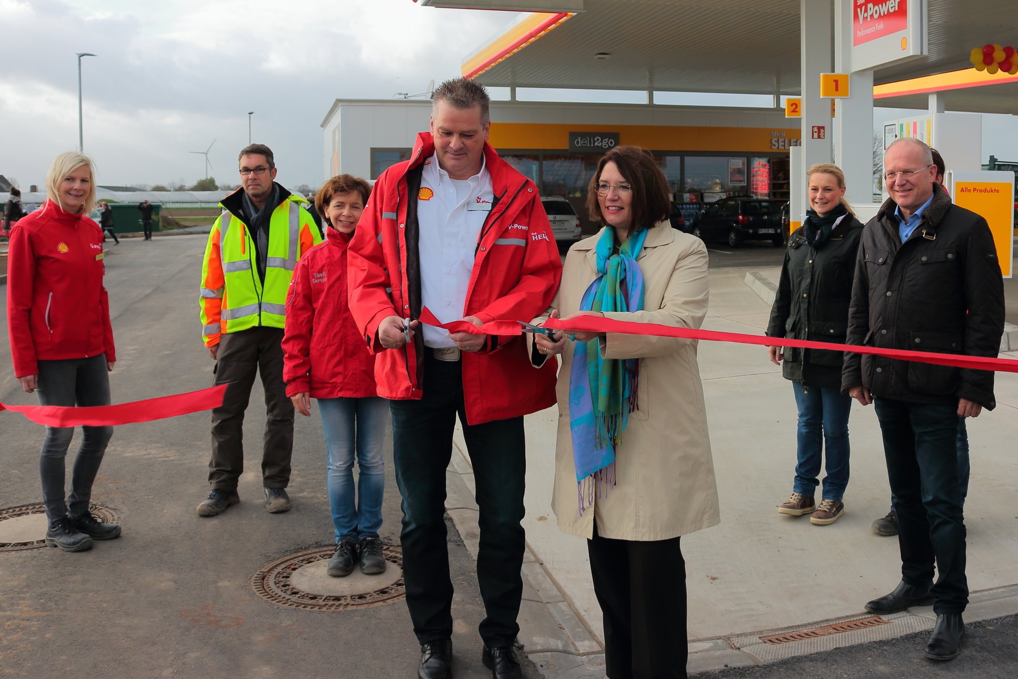 Tank und Rast an der B 58n in Büderich / Einziger Betrieb
