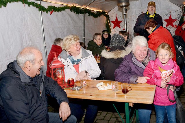 Das SPD-Zelt auf dem Weihnachtsmarkt. | Foto: Schmitz