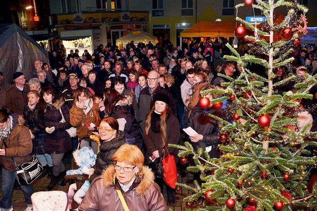 Das Publikum vor der Bühne. | Foto: Schmitz