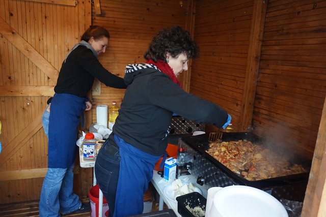 Räuberpfanne, Bratkartoffeln, Spiegelei - das geht weg wie warme Semmeln.