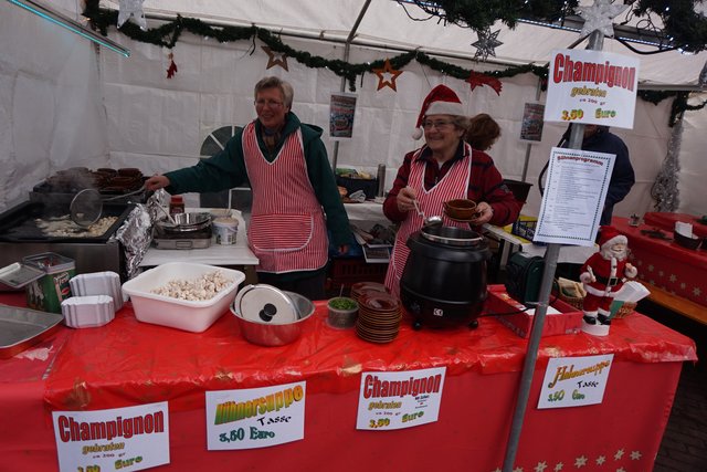Bei den Schießfrauen gab es Hühnersuppe und Champignons.