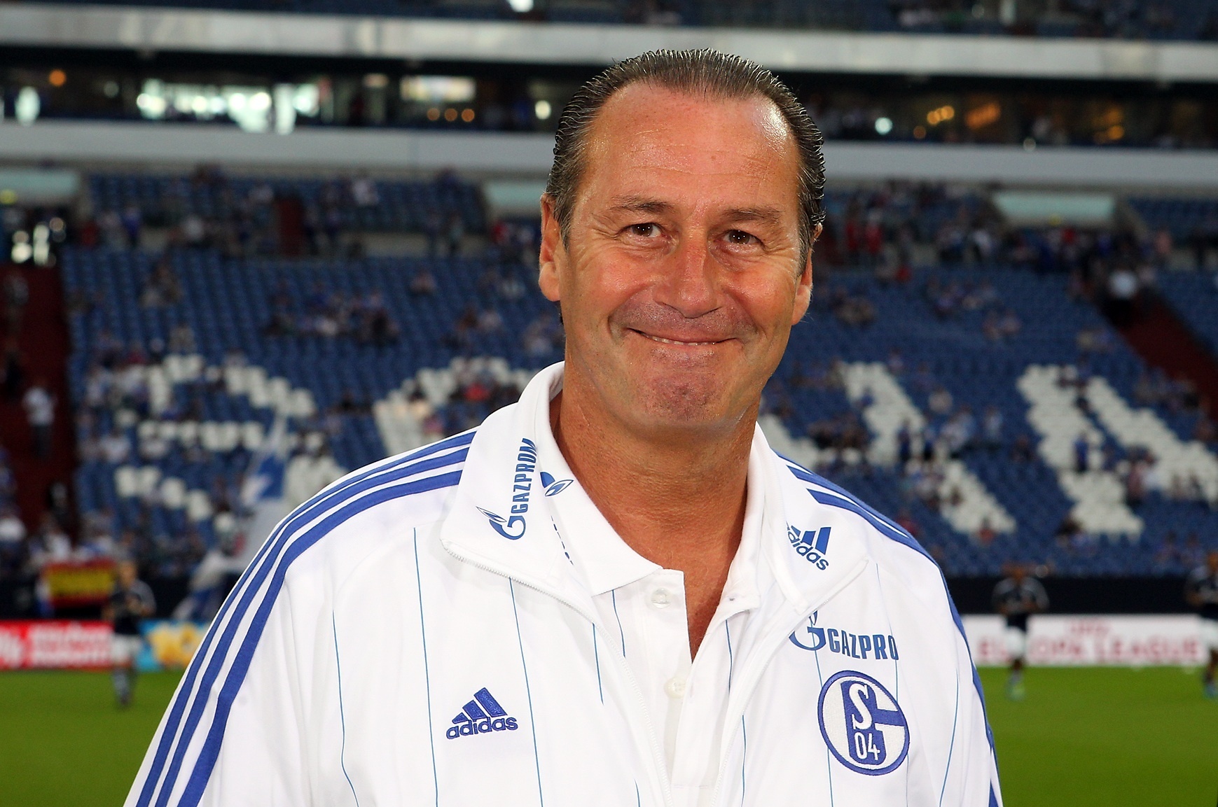 Auf Schalke ist Huub Stevens Jahrhunderttrainer. Nun gastiert Stevens mit Hoffenheim bei seinem Ex-Klub.