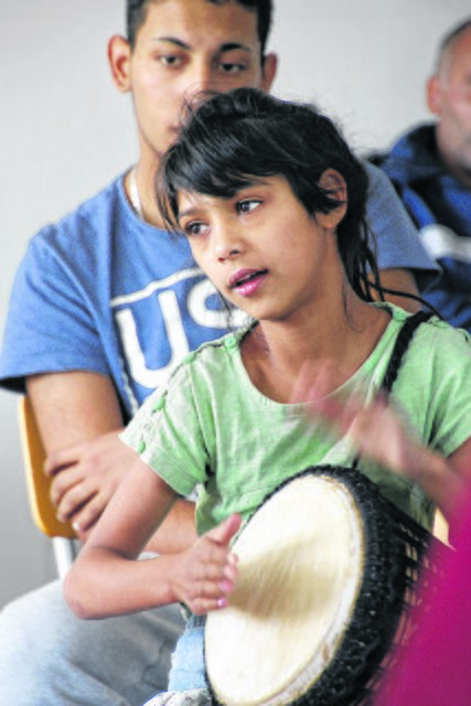 In einem Dreiklang Flüchtlinge in die Stadtteile integrieren wollte das Ensemble Ruhr. Erst gab‘s Workshops in der Kapitelwiese, danach wurde gemeinsam musiziert und am 20. Dezember stieg ein Konzert im Maschinenhaus. Archivfoto: Ensemble Ruhr