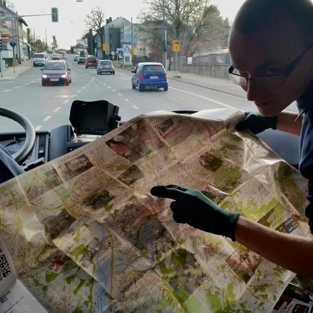 Armin Jens aus der Rotkreuzgemeinschaft war als "Navigator" mit von der Partie und unterstützte so die Abholteams im Wittener Stadtgebiet.