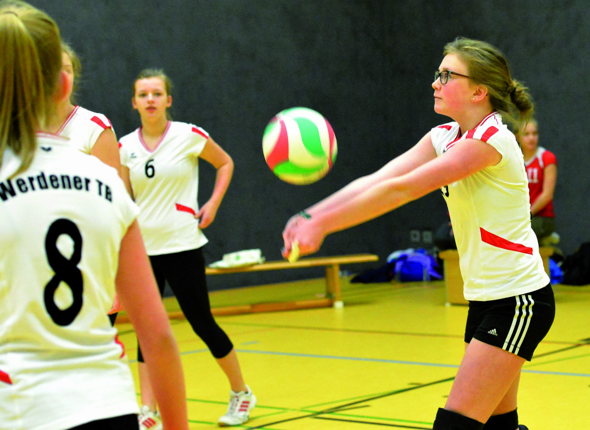 Die ersten beiden Siege! Erste Erfolge für die Volleyball- U16 Mädchen ...