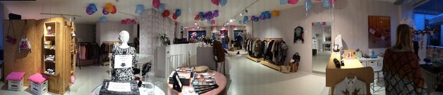 Die Release-Party fand in der Boutique-Kleidzeit statt.
