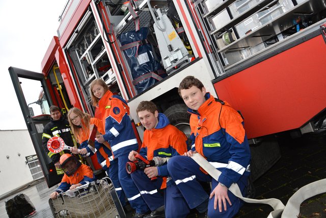 Auch die Jugendfeuerwehr der Stadt war wieder mit dabei...