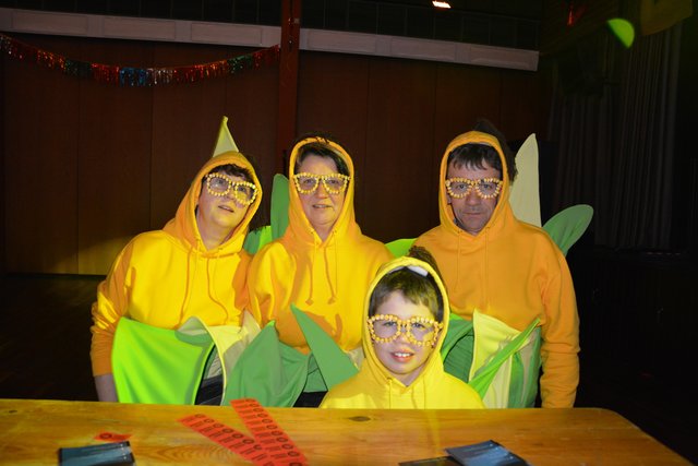 ... und wieder gab es viele Gäste in Kostümen wie die folgenden Fotos beweisen.