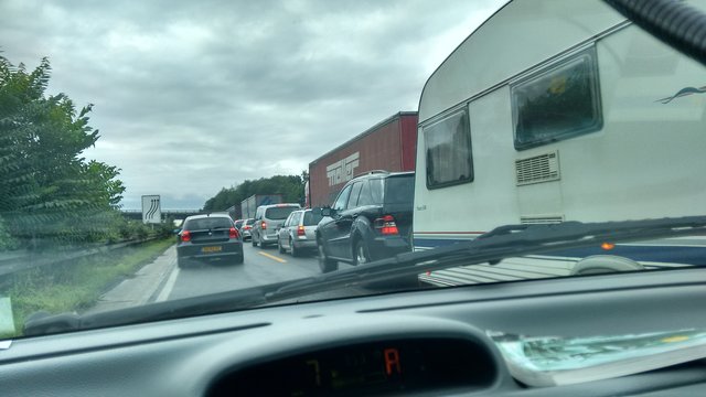 Eine Alternative zu Dauerstau und immer mehr Autobahnen kann auch ein Radschnellweg sein.