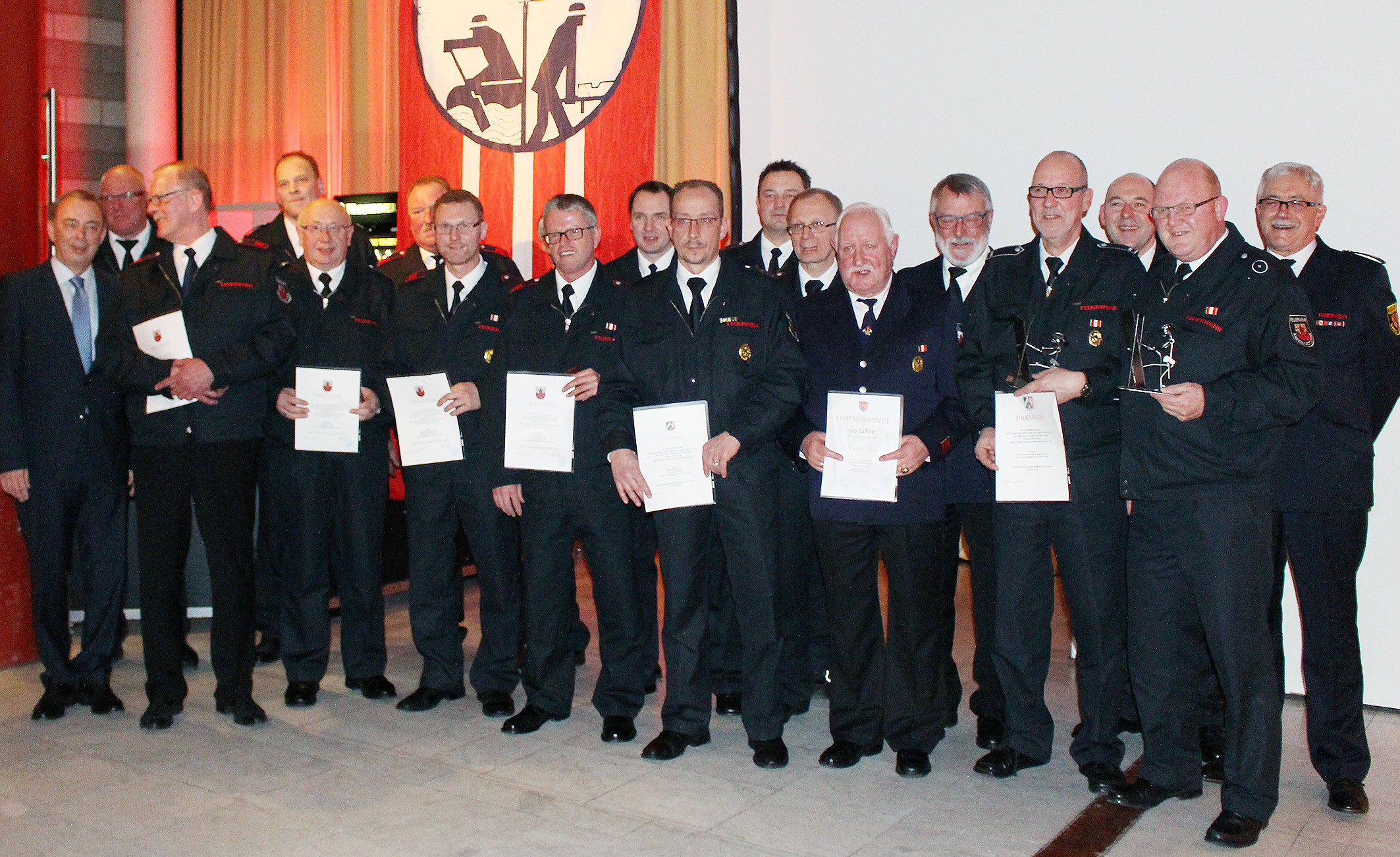 Anerkennung Dank und höchste Wertschätzung gab es für die Mitglieder der Freiwilligen Feuerwehr im Rahmen der Jahresdienstbesprechung